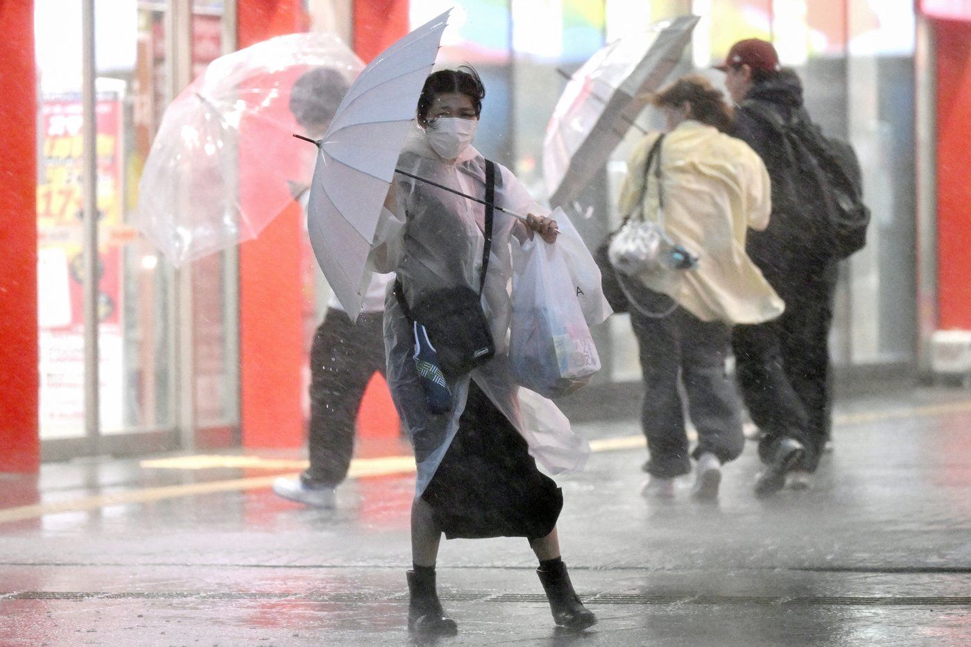 Typhoon Dujuan leaves two dead, 46,000 houses without power in Japan